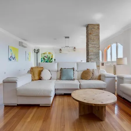 Penthouse Oasis With Private Pool Apartment *