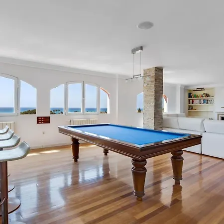 Penthouse Oasis With Private Pool