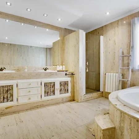 Penthouse Oasis With Private Pool شقة توريمولينوس