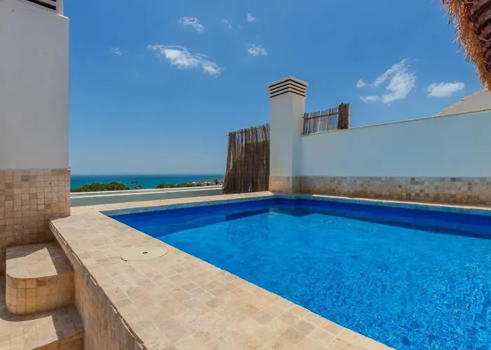 Penthouse Oasis With Private Pool