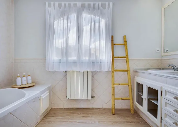 Penthouse Oasis With Private Pool *